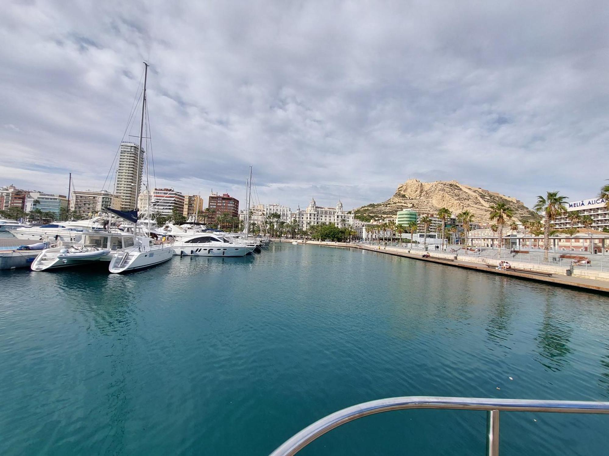 Cesar Apartment Alicante Bagian luar foto
