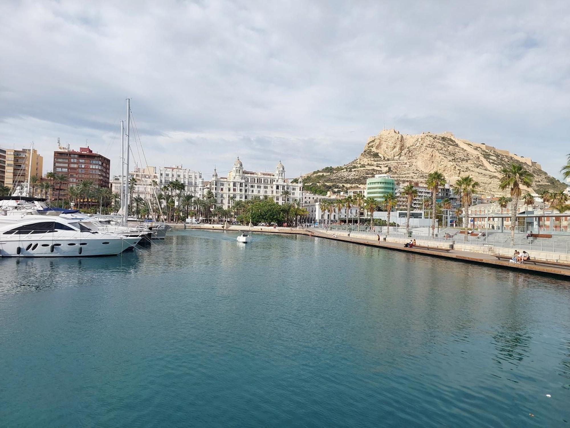 Cesar Apartment Alicante Bagian luar foto